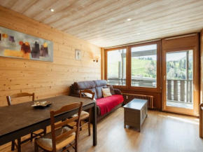 3***, chaleureux, 3 pièces, 6 pers., proche pistes et commerces, WIFI - FR-1-304-77